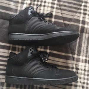 Men’s Nike black shoes